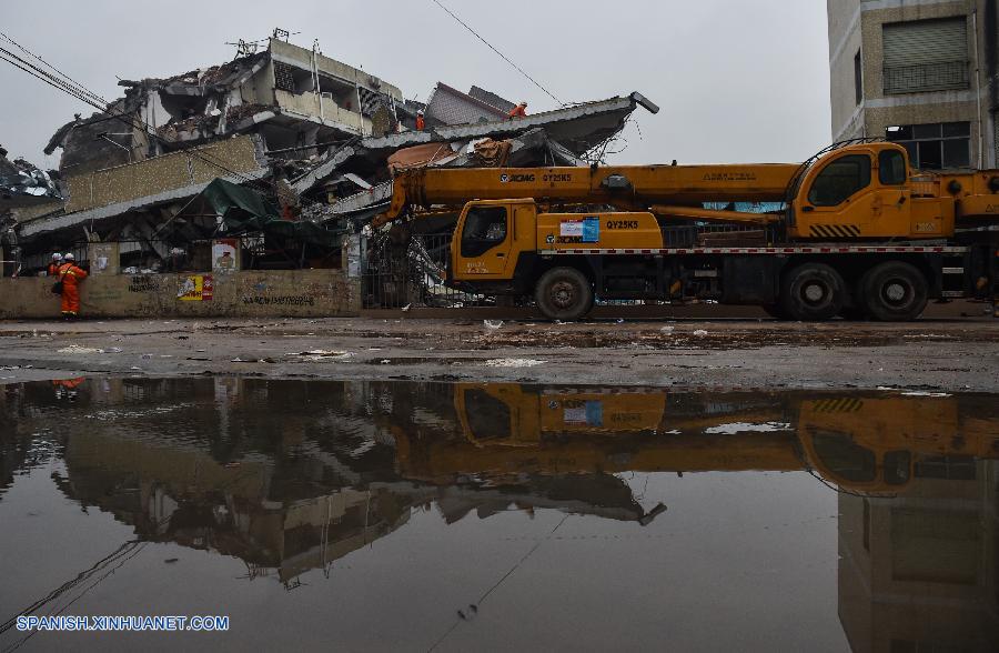 Tres heridos y 27 desaparecidos tras corrimiento de tierras en ciudad del sur de China