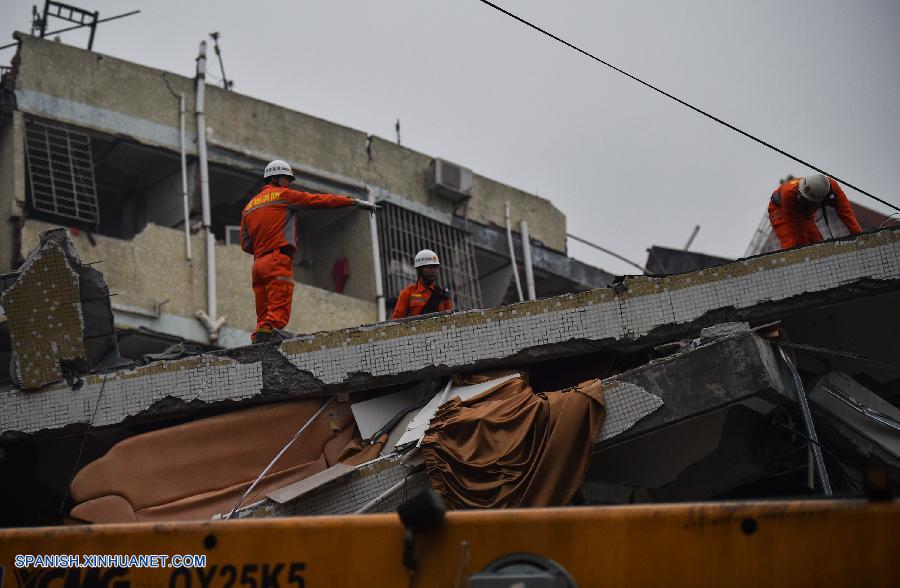 Tres heridos y 27 desaparecidos tras corrimiento de tierras en ciudad del sur de China