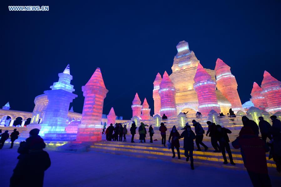 Inauguran el Festival Internacional de Hielo y Nieve de Harbin