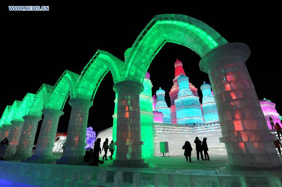 Inauguran el Festival Internacional de Hielo y Nieve de Harbin