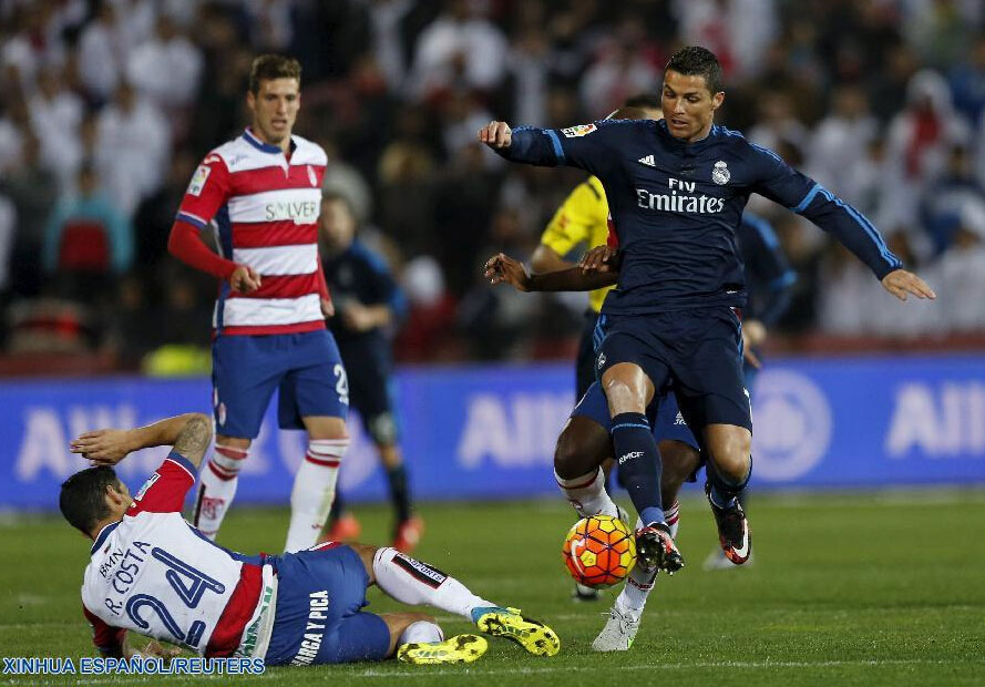 Fútbol: Real Madrid gana 2-1 al Granada en campeonato espa?ol