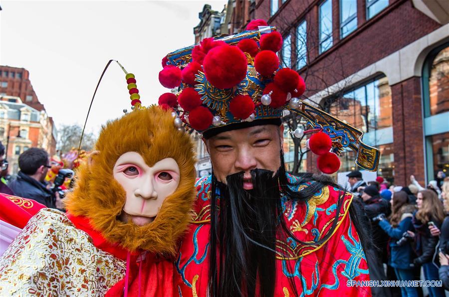 Medio millón de personas celebran A?o Nuevo chino en Londres