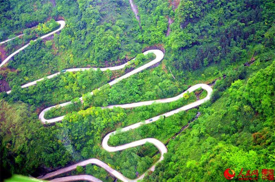 Carretera de las 99 curvas al cielo