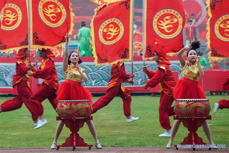 Espectáculo "Shisanfan drum and gong" en Jiangsu