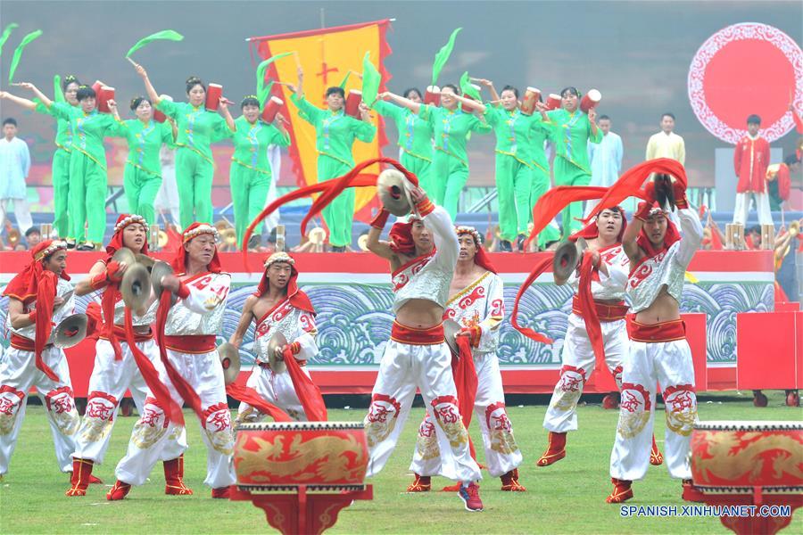 Espectáculo "Shisanfan drum and gong" en Jiangsu