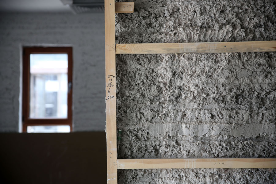 Vista de un muro en el interior de la primera casa construida con impresión 3D en el distrito Tongzhou de Beijing, el 1 de julio de 2016. 