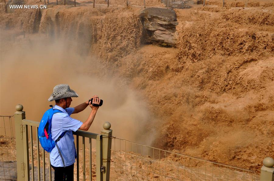 Aumenta el nivel de agua en las cataratas Hukou