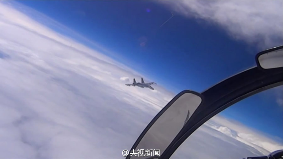 Fuerza aérea china realiza patrulla en Mar Meridional de China