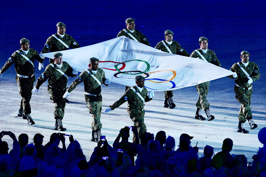 Brasil clausura Río 2016 a golpe de samba y carnaval