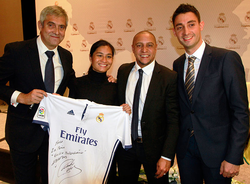 El futbolista Roberto Carlos, embajador del Real Madrid para Asia-Pacífico, compartió en Beijing con sus admiradores. (Foto: YAC)