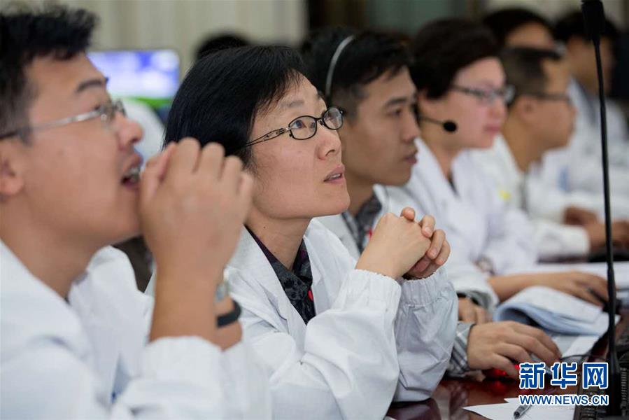 Nave espacial Shenzhou-11 se acopla con laboratorio espacial