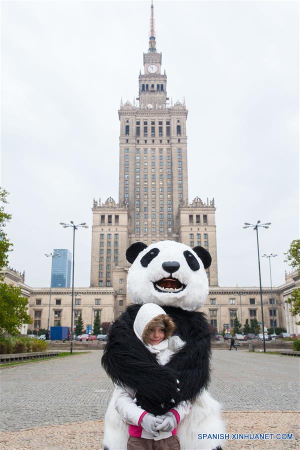 Ciudad china inicia campa?a promocional sobre pandas gigantes en Polonia