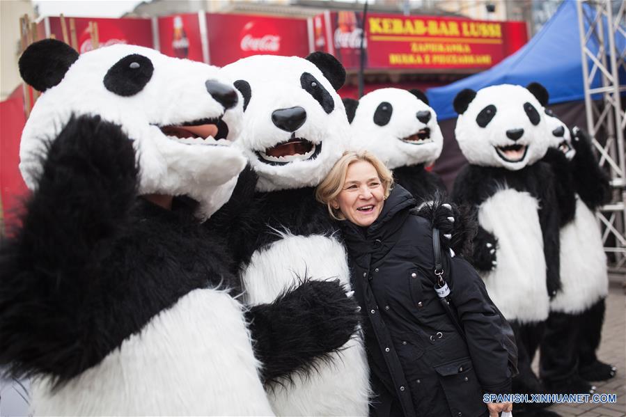 Ciudad china inicia campa?a promocional sobre pandas gigantes en Polonia