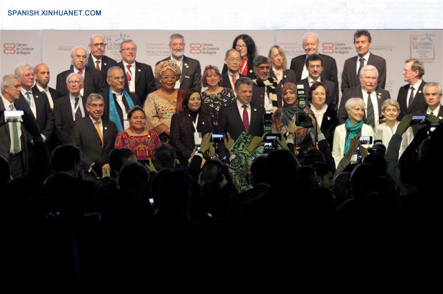 Santos pide unión durante instalación de Cumbre Mundial de Premios Nobel de la Paz