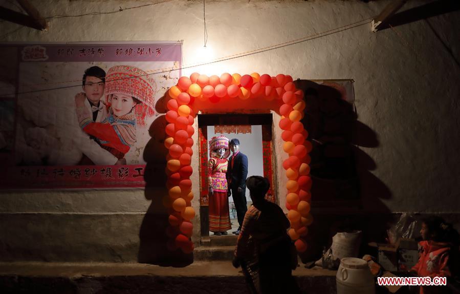 Ceremonia tradicional del grupo étnico Lisu en Sichuan