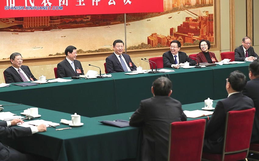 El presidente de China, Xi Jinping, afirmó hoy que China continuará la política de apertura en todos los aspectos, y que seguirá liberalizando y facilitando el comercio y la inversión.