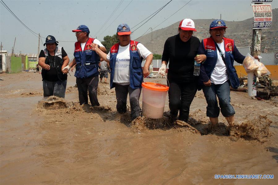 La inundación en la zona de Carapongo de Lima