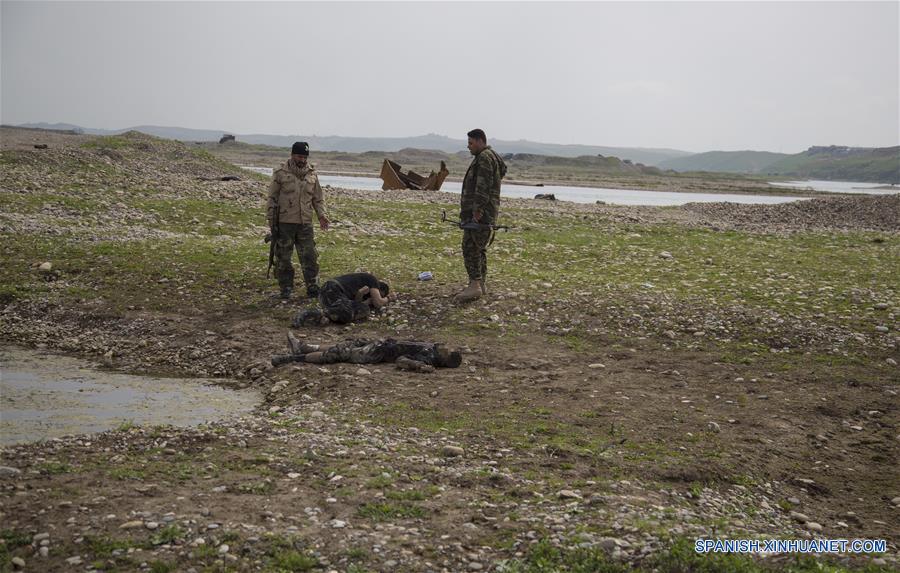 Fuerzas iraquíes arrebatan más áreas de oeste de Mosul a militantes de EI