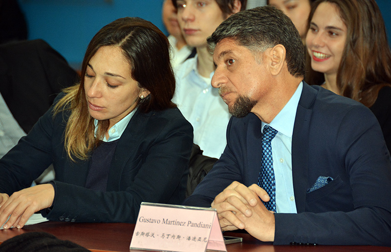 Sergio Massa, diputado argentino y líder del Frente Renovador, visitó al Instituto de Estudios sobre América Latina de la Academia de Ciencias Sociales de China junto a la delegación que le acompa?a. (Foto: YAC)