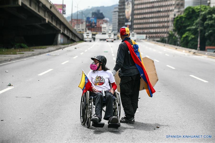 Presidente venezolano responsabiliza a diputado por violencia en protestas