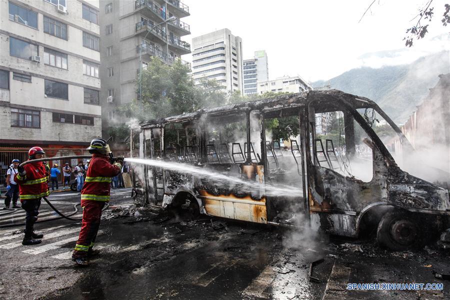 Presidente venezolano responsabiliza a diputado por violencia en protestas