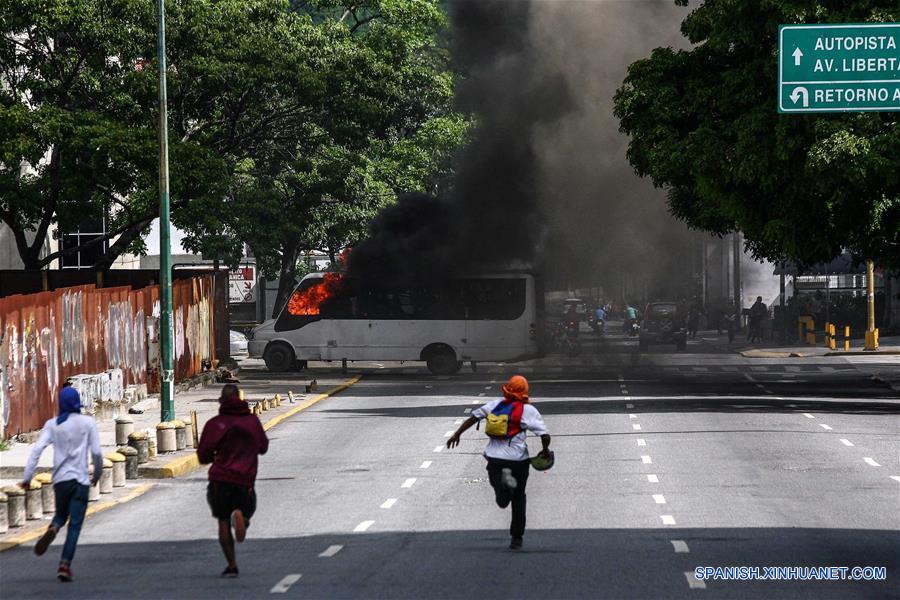 Presidente venezolano responsabiliza a diputado por violencia en protestas