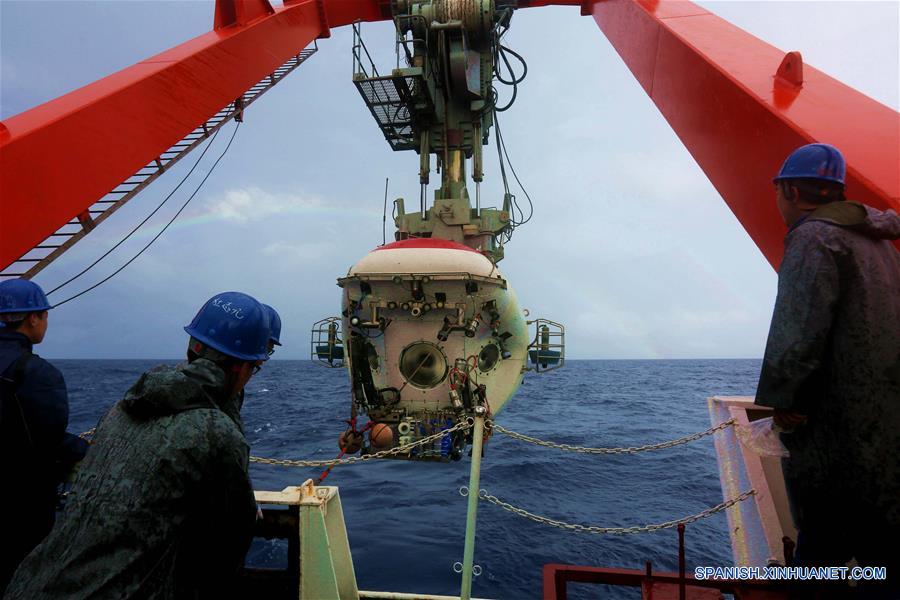 Sumergible chino Jiaolong completa segunda inmersión en Fosa de Yap