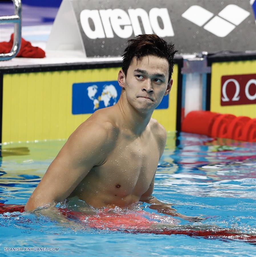 Sun Yang de China obtiene primer título en 200m estilo libre en Campeonato Mundial