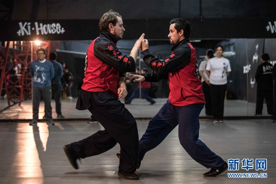 Un chileno ense?a artes marciales chinas en su país tras ganar 25 medallas de oro