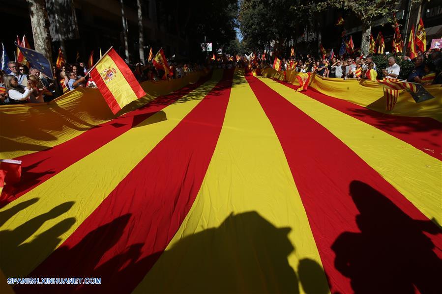 Cerca de un millón de personas se manifiestan en Barcelona por la unidad de Espa?a