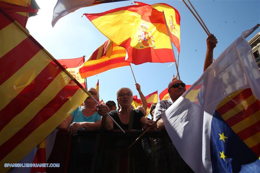 Cerca de un millón de personas se manifiestan en Barcelona por la unidad de Espa?a