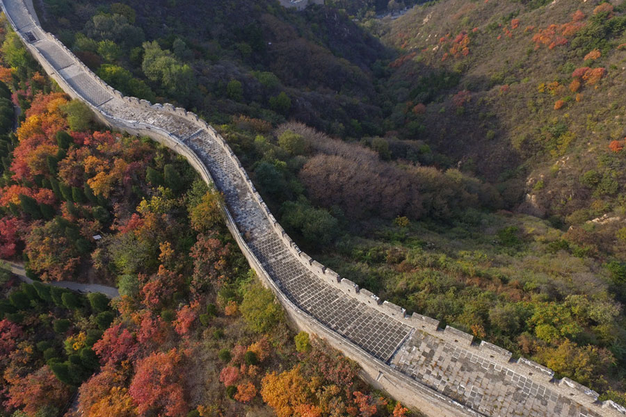 La Gran Muralla de Badaling se colorea de oto?o