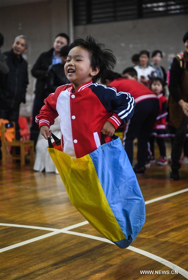 Organizan actividad deportiva en Zhejiang para mejorar la fuerza física de los ni?os