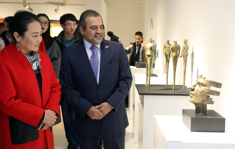 Exposición de arte contemporáneo colombiano en Beijing cierra el a?o con broche de oro