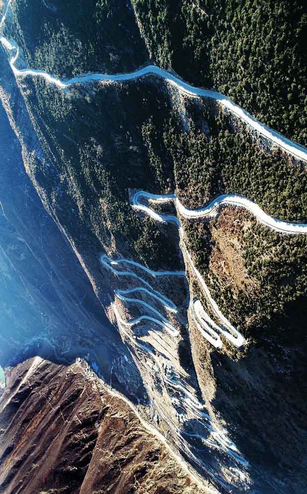 El Camino rural de la aldea de Daba, región autónoma Aba de las minorías Tibetana y Qiang, provincia de Sichuan, el 24 de enero.(Fuente:Lei Sheng/Diario del Pueblo)