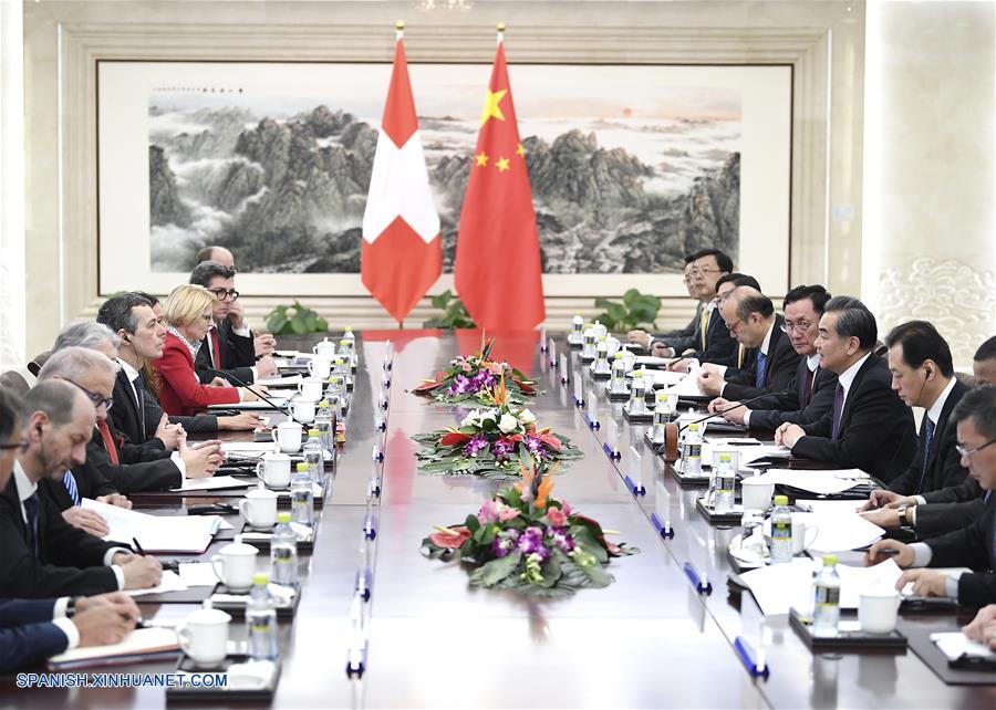 China y Suiza se comprometen a promover asociación estratégica innovadora