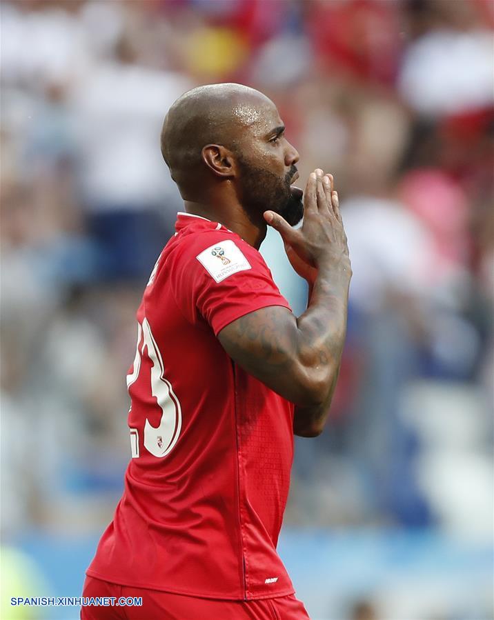 (Rusia 2018) Entrenador Hernán Gómez celebra primer gol de Panamá en Copa Mundial