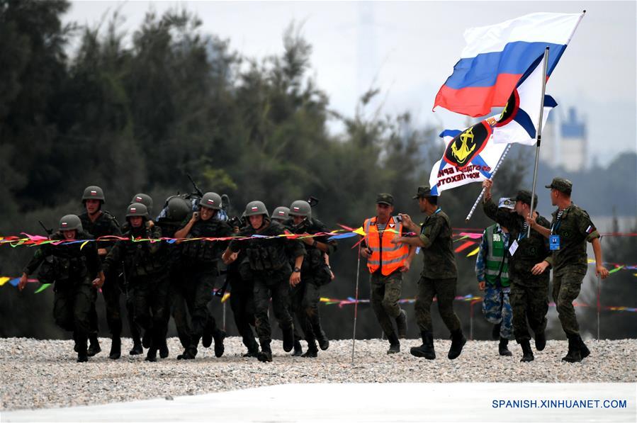 Miembros del equipo ruso participan en el evento de ruta de supervivencia "Seaborne Assault" de los Juegos Militares Internacionales 2018, en Quanzhou, provincia de Fujian, en el suroeste de China, el 2 de agosto de 2018. El evento de ruta de supervivencia "Seaborne Assault" de los Juegos Militares Internacionales 2018 comenzó el jueves en Quanzhou. (Xinhua/Jiang Kehong)