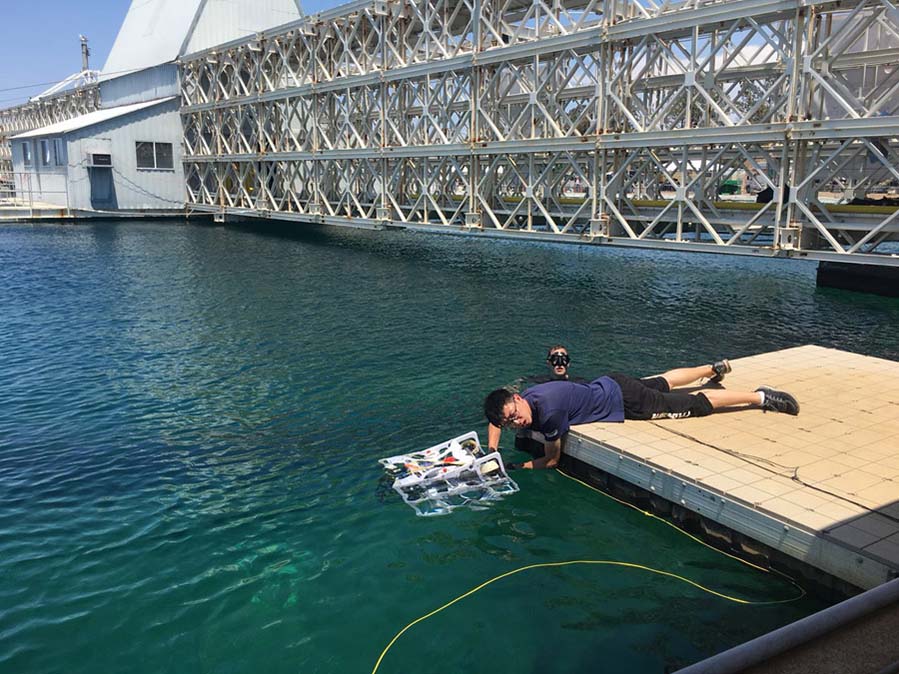 Un robot del equipo de la Universidad de Ingeniería de Harbin compite en la XXI Competición RoboSub en San Diego, California, EE.UU, el 6 de agosto de 2018. [Foto proporcionada a chinadaily.com.cn]