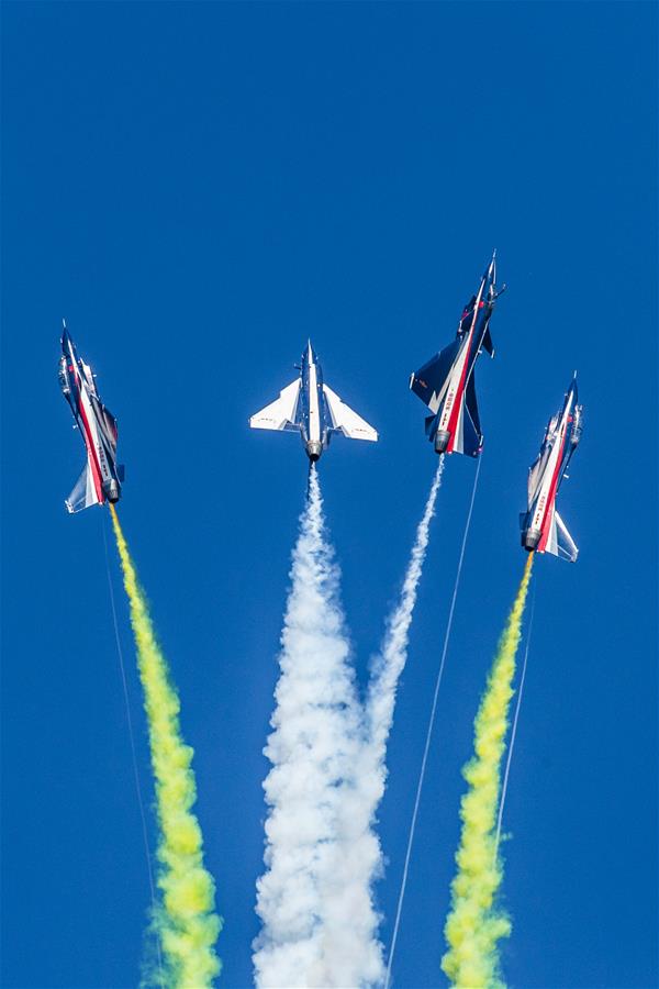 El equipo Primero de agosto de la Fuerza Aérea del EPL se presenta en el Foro Militar y Técnico Internacional del Ejército de 2018