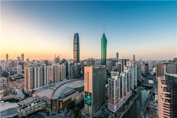 Luohu en Shenzhen, distrito que era considerado pobre, es ahora una zona residencial floreciente con modernos edificios de apartamentos. [Foto: Luo Haiming]