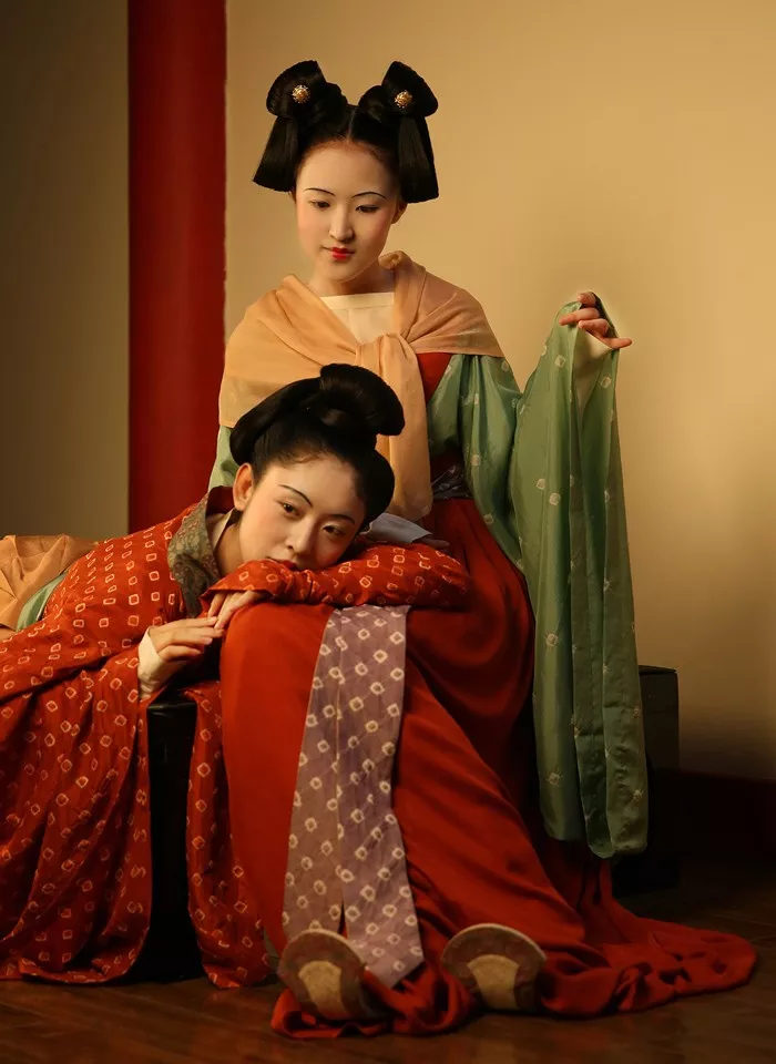 El talentoso grupo de jóvenes chinos estuvo 11 a?os investigando y rescatando 200 modelos originales de Hanfu.