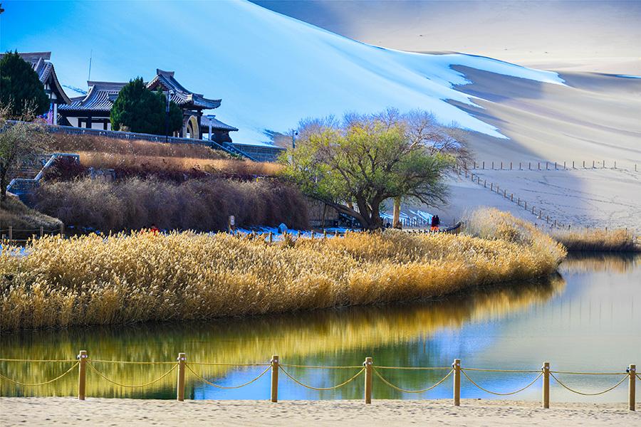 Después de la primera nevada, Dunhuang se convierte en la “tierra de las hadas”