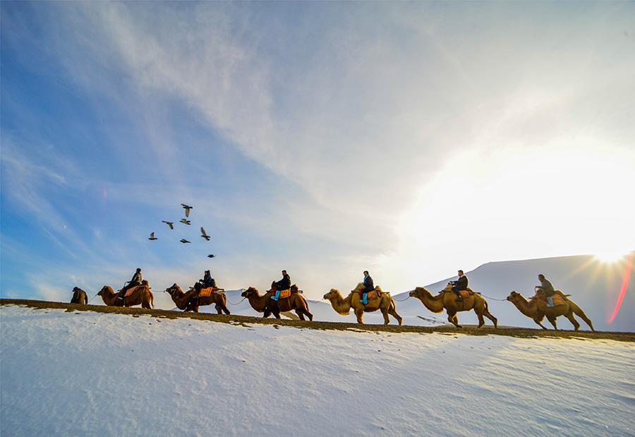 Después de la primera nevada, Dunhuang se convierte en la “tierra de las hadas”