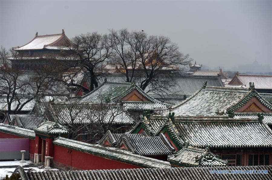 Paisaje nevado en el Museo del Palacio en Beijing