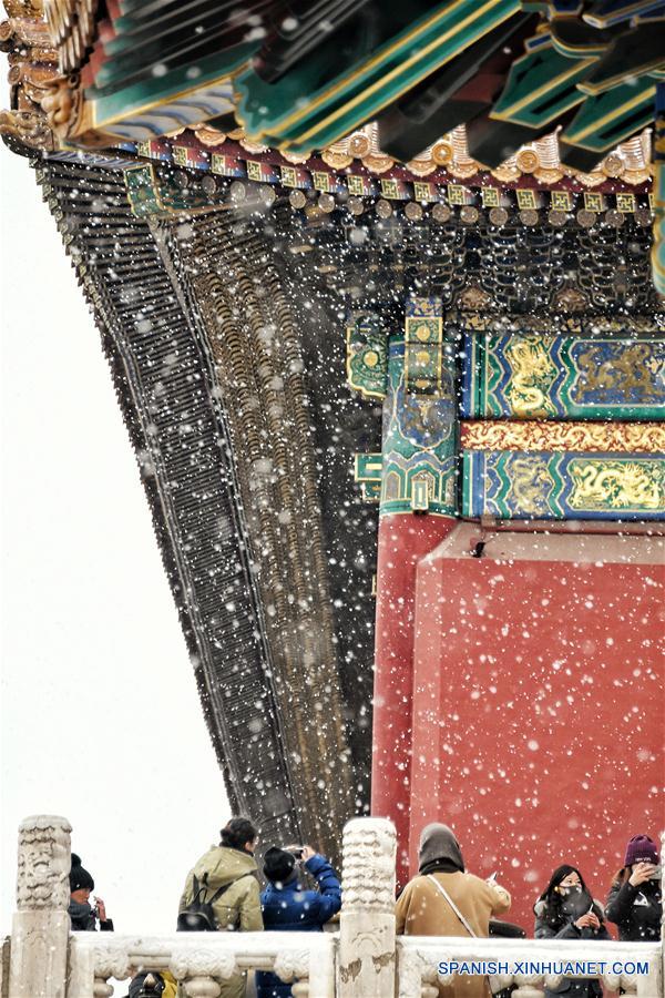 Paisaje nevado en el Museo del Palacio en Beijing