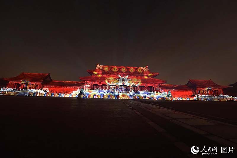 Iluminan por primera vez en 94 a?os el Museo del Palacio para celebrar el Festival de las Linternas