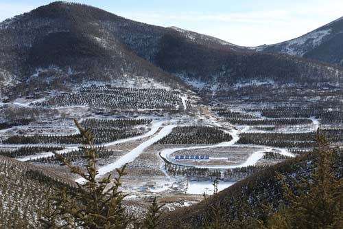 La pista de esquí de fondo de los Juegos Olímpicos de Invierno 2022 en Beijing en construcción. (Foto / Visión del Pueblo en Línea)