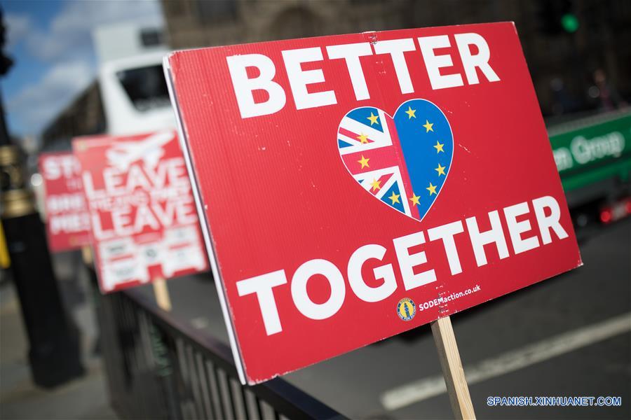 May consigue enmiendas "legalmente vinculantes" para acuerdo de "brexit"