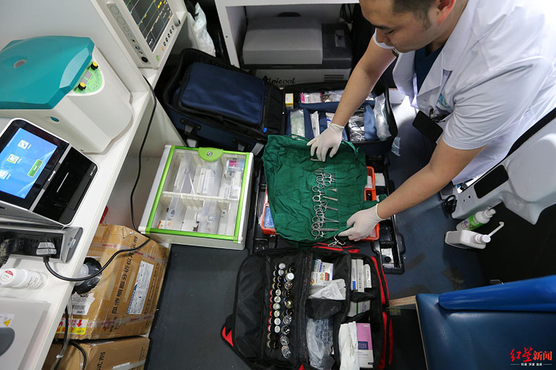 Nueva ambulancia veterinaria debuta en Chengdu